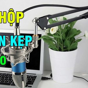 Mở hộp chân kẹp micro thu âm chuyên nghiệp